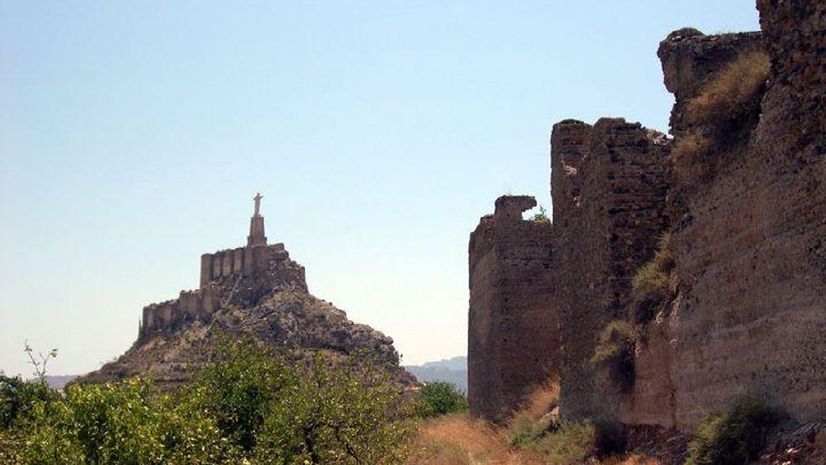 Fue residencia de verano de Ibn Mardanis, quien transformó a Murcia en una de las ciudades más importantes del Occidente musulmán