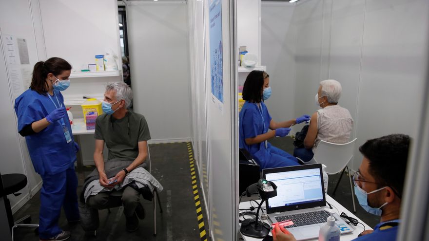 Restricciones y vacunados: la resolución de un tribunal abre el debate sobre si deben relajarse las medidas para los inmunizados