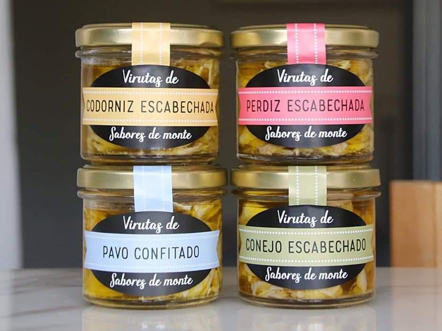 Cada tarrito contiene porciones de conejo, perdiz o codorniz acompañados de otros ingredientes propios del entorno