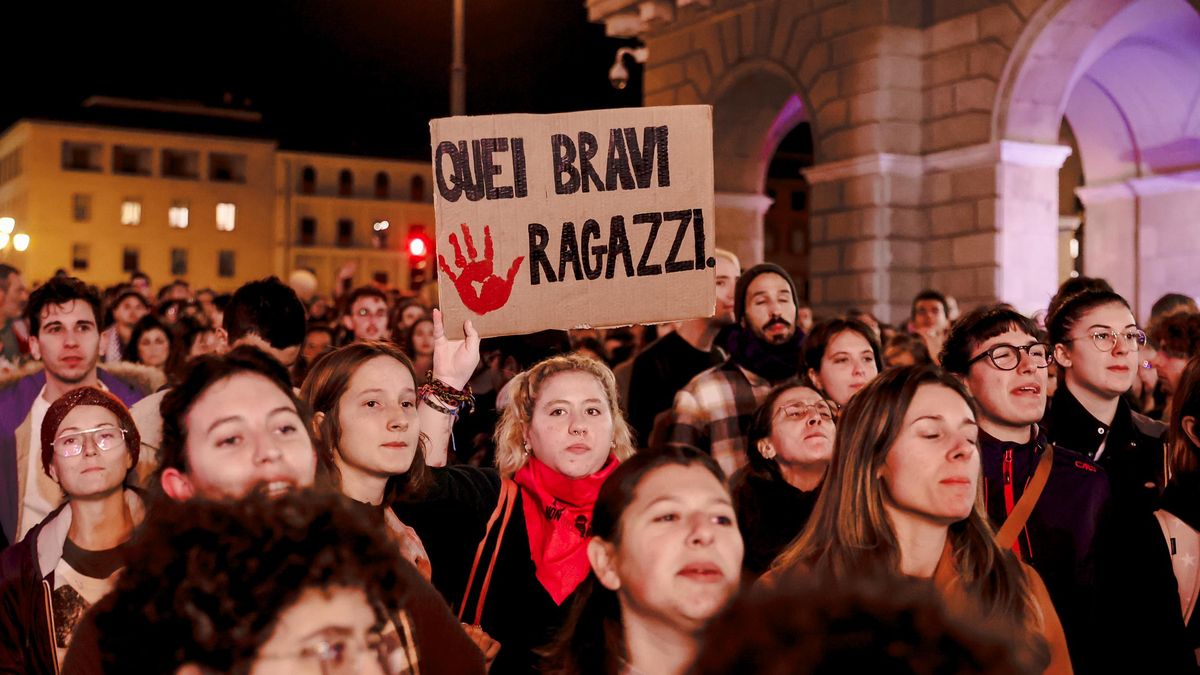 Miles de personas se manifiestan contra la violencia de género en Pisa, el pasado 20 de noviembre.