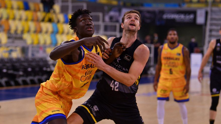 Golpe sobre la mesa del Iberostar Tenerife en el derbi canario de la ACB