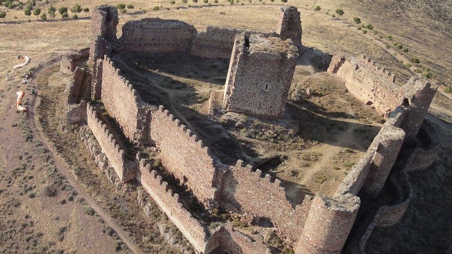 FOTOGALERÍA | Recorrido por las ruinas de Castilla-La Mancha: castillos, puentes y monumentos a punto de desaparecer