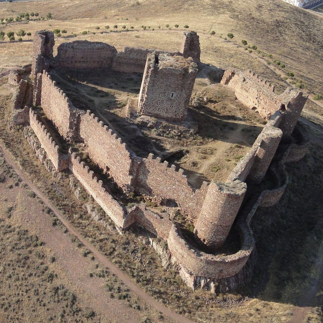 Castillo de Almonacid. Siglos X-XIV. Almonacid de Toledo.