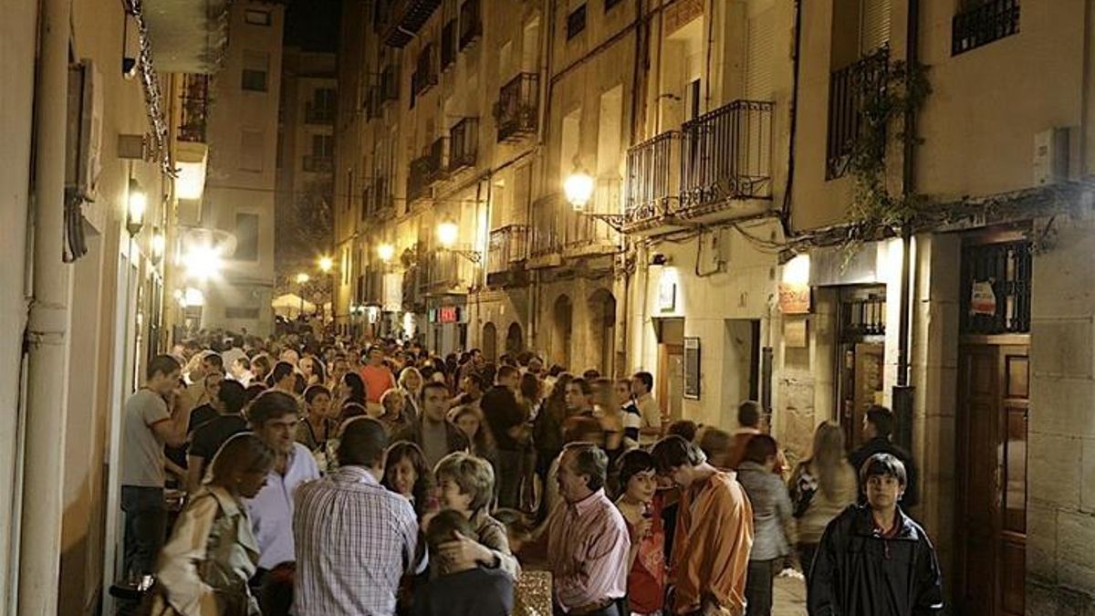 Un vino por entregar tus gafas después del eclipse para que puedan volver a usarse en el próximo