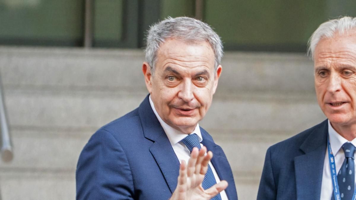 El expresidente del Gobierno José Luis Rodríguez Zapatero a su llegada a la Audiencia Nacional para declarar en el 'caso Plus Ultra'.