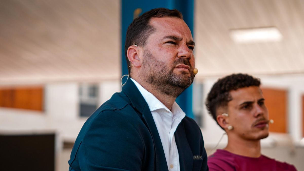 Manu Guill en la presentación oficial de Jeremy Jorge, Balde y De Miguel