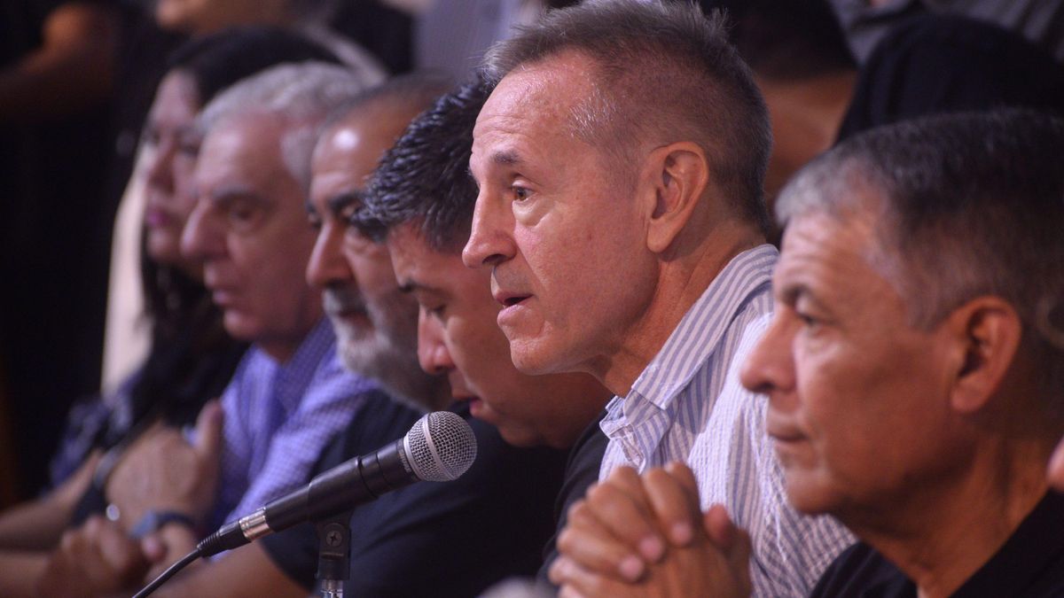 El secretario del Seguro y miembro del triunvirato de la CGT, Jorge Sola, ratificó el paro nacional por 24 para este jueves sin movilización unas horas antes en Azopardo