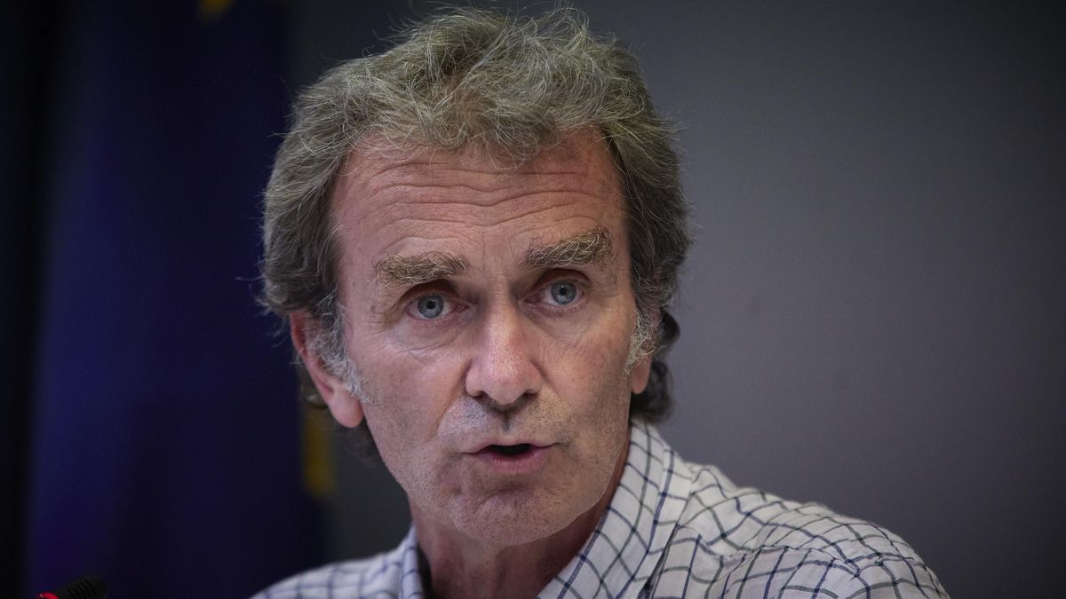 Archivo - El director del Centro de Alertas y Emergencias Sanitarias (CAES), Fernando Simón