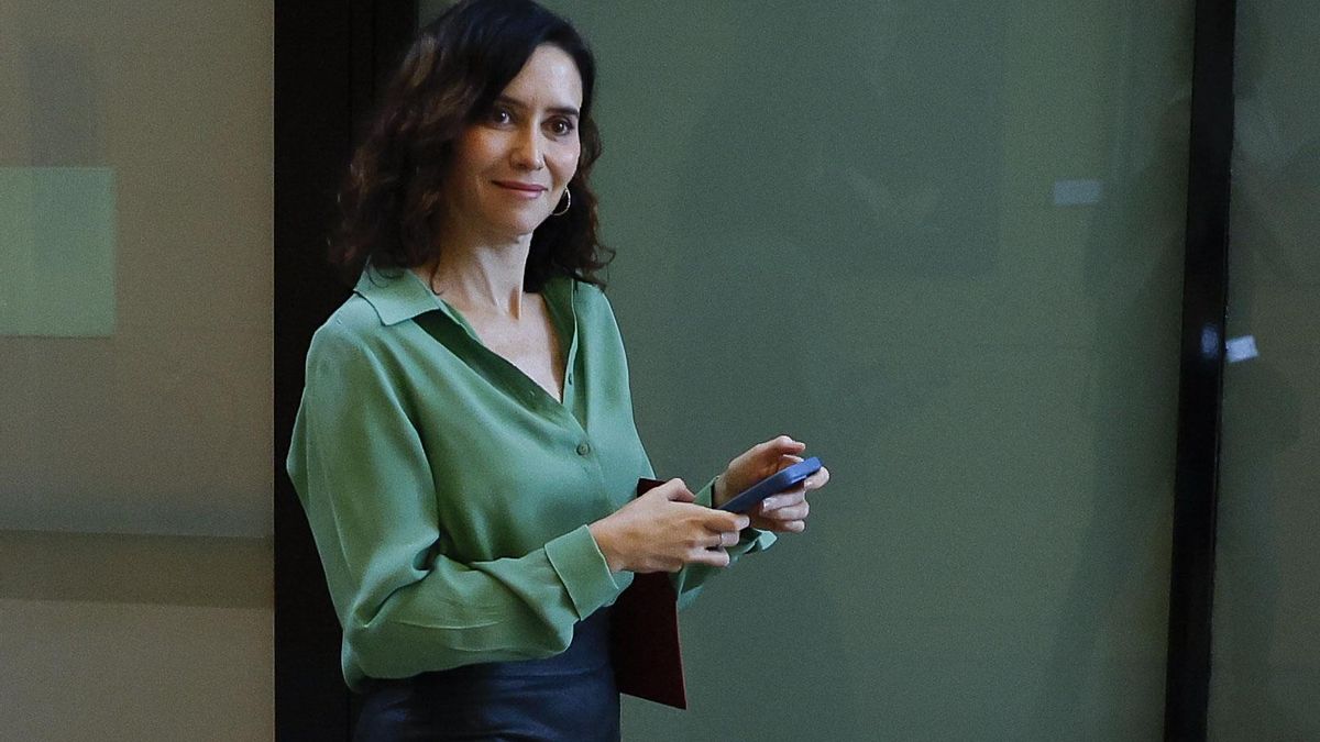 La presidenta de la Comunidad, Isabel Díaz Ayuso, durante el pleno de la Asamblea de Madrid, este jueves.