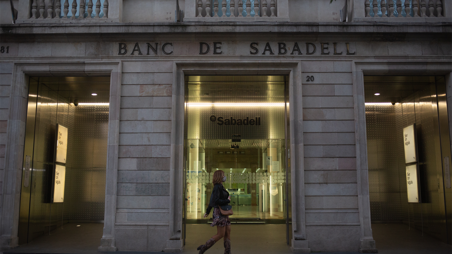 Santander offers Sabadell 2,686 million for its British subsidiary TSB