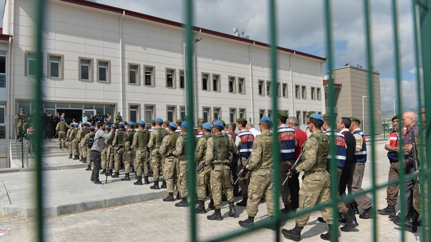 Cadena perpetua por golpismo para 38 altos mandos del Ejército turco