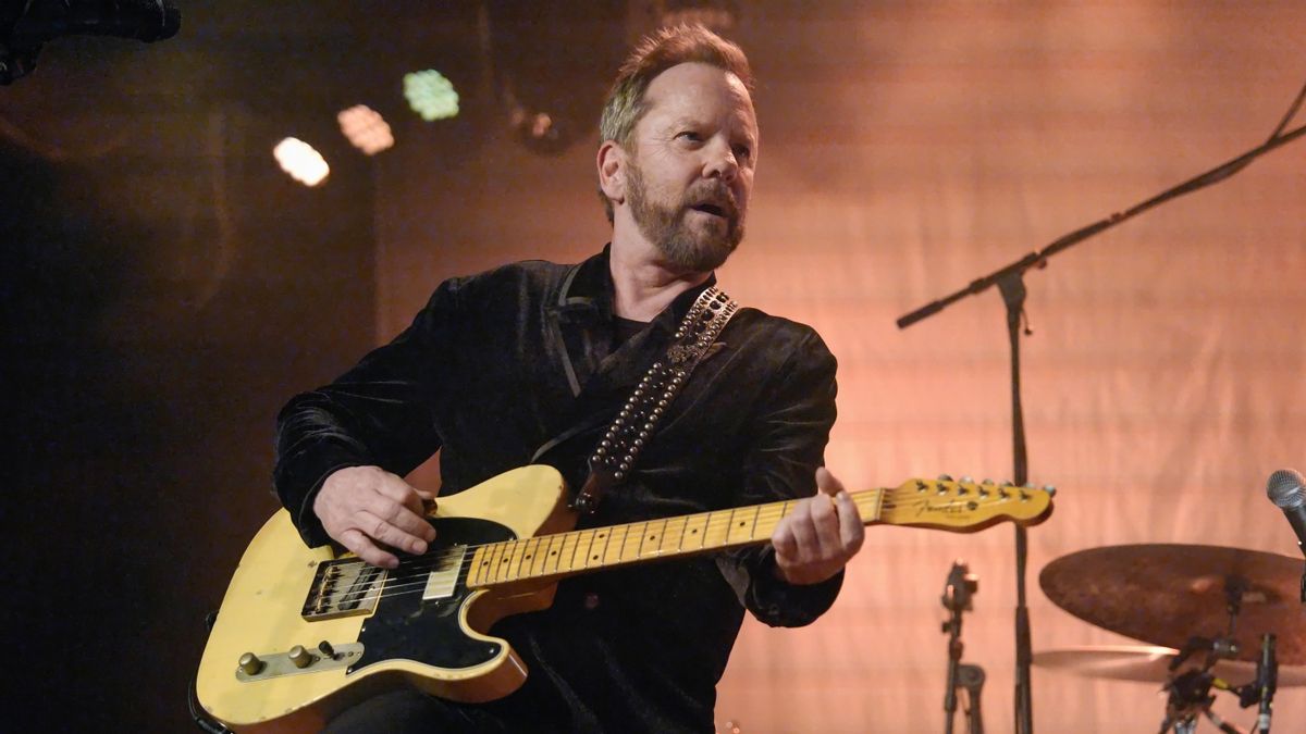 Kiefer Sutherland, el agente federal que ahora rescata al mundo con una guitarra al hombro