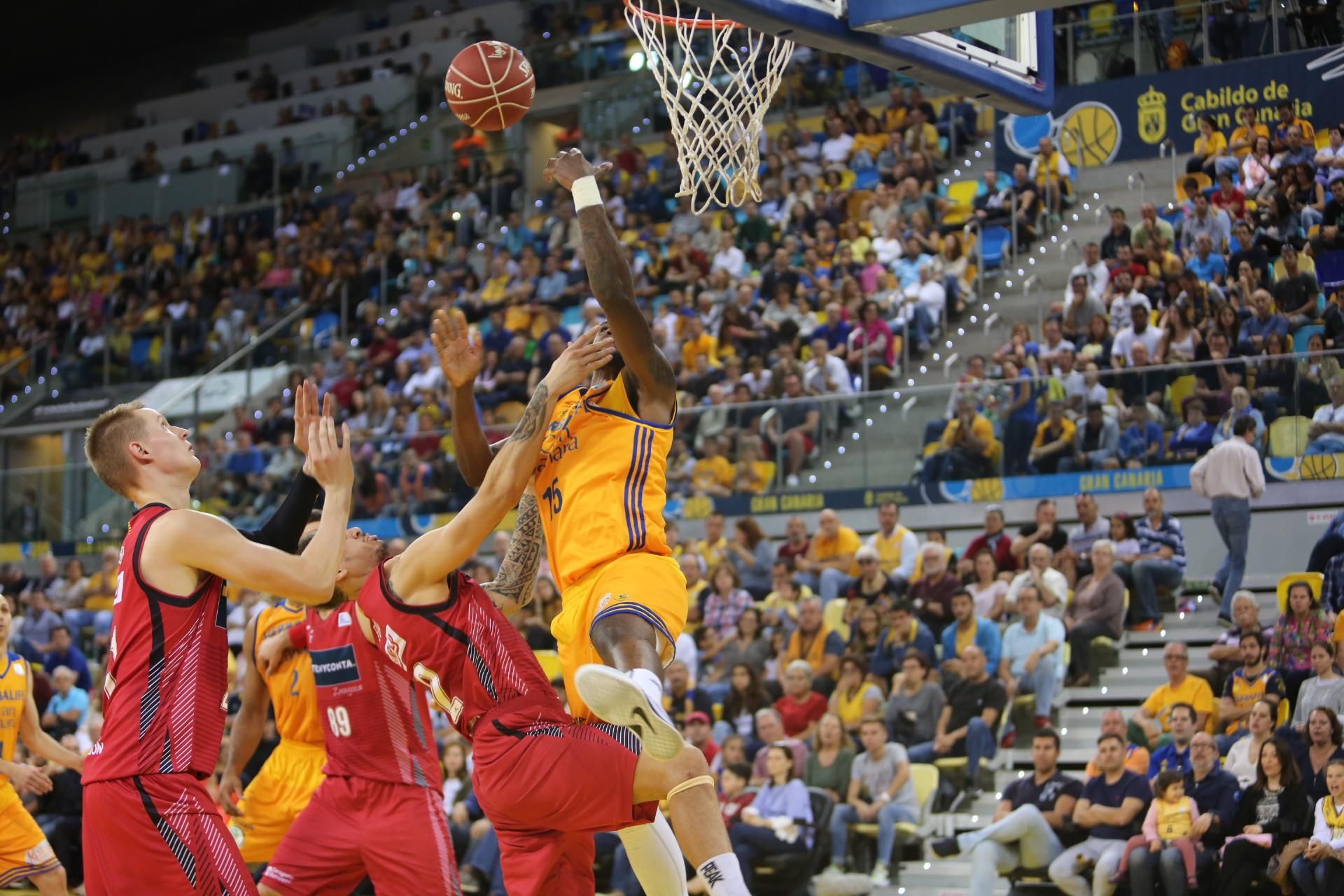 Imágenes del encuentro entre el Herbalife Gran Canaria y el Tecnyconta Zaragoza. Alejandro Ramos.