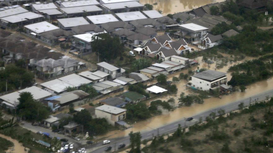 Suben a 145 los muertos por las inundaciones en el sur de Tailandia