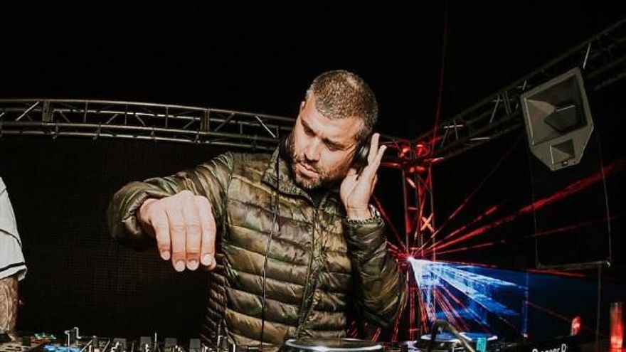 Samuel Yebra en una de las fiestas de su local, Zona 13