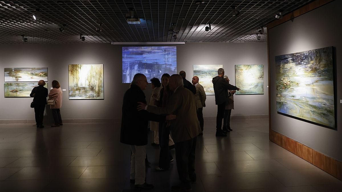 La Fundación Cajasol inaugura la exposición “Humedales. El reino de las libélulas” de Julia Hidalgo