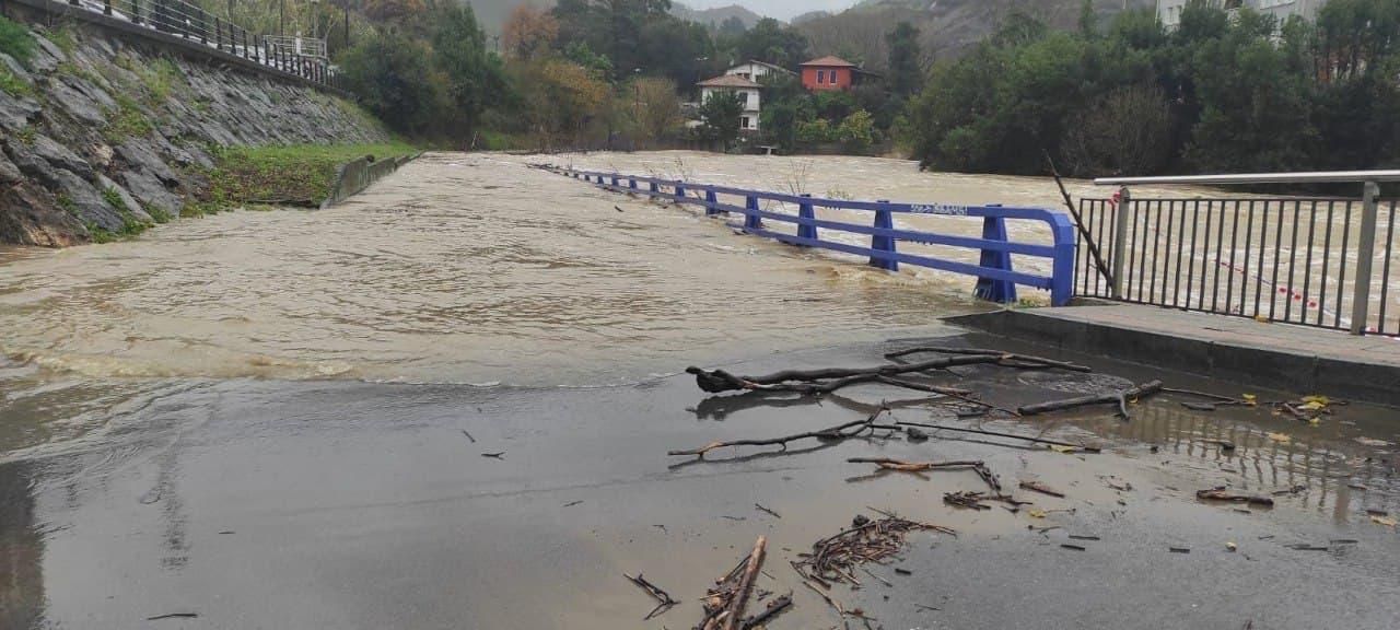 El Cadagua, desbordado