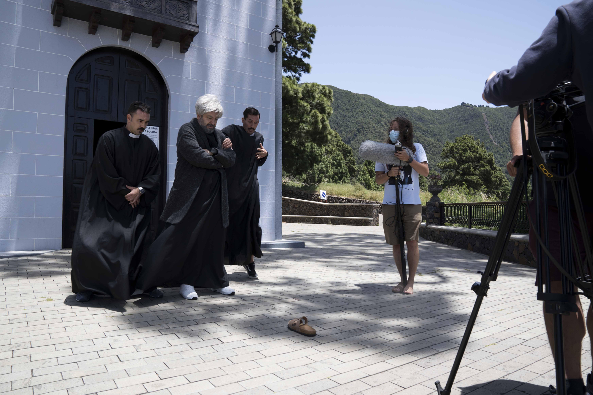 Rodaje de 'Algoritmo' en la ermita del Pino de El Paso. Foto: VIRGINIA PARK