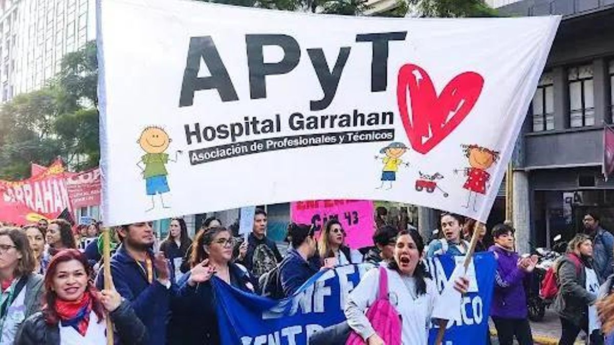Trabajadores del Garrahan siguen firmes con su plan de lucha.