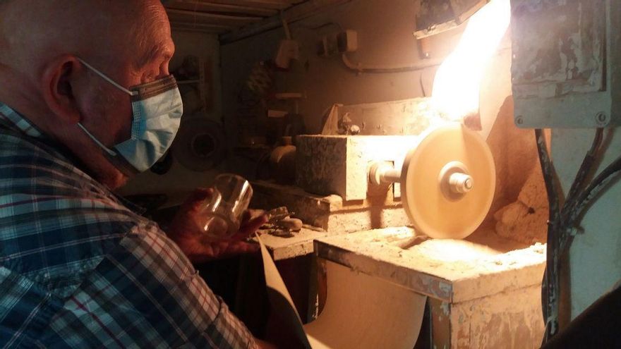 Ateneo de saberes: rescatar los oficios artesanos que subsisten en un Madrid que los ahoga