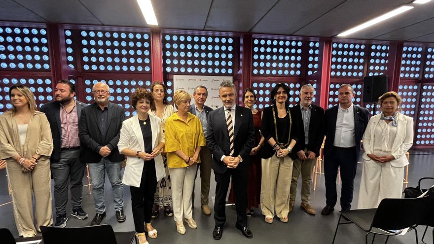 Dos años de Conrado Escobar como alcalde: sus planes para la parcela de Bosonit, San Antón y el Mercado de San Blas