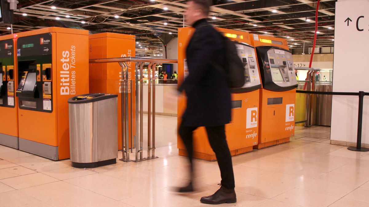 Los usuarios ante el enésimo día de caos en Rodalies: "¿De qué sirve que sea gratis si no vuelve a funcionar?"