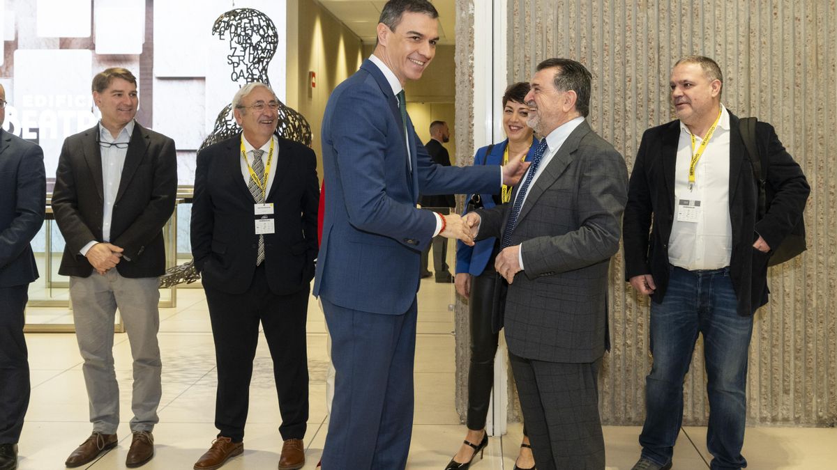 Pedro Sánchez, presidente del Gobierno, llega al Auditorio El Beatriz para intervenir en el foro 'Fondos Europeos V: Hacia la autonomía estratégica', organizado por elDiario.es