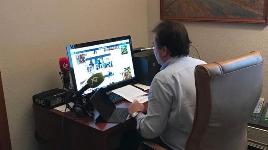 El presidente de la Junta de Extremadura, Guillermo Fernández Vara, en la reunión virtual del Consejo de Gobierno