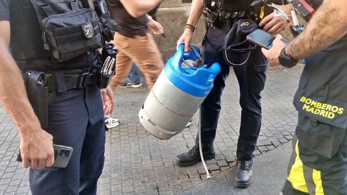 La bombona de butano que lanzó el detenido por la ventana