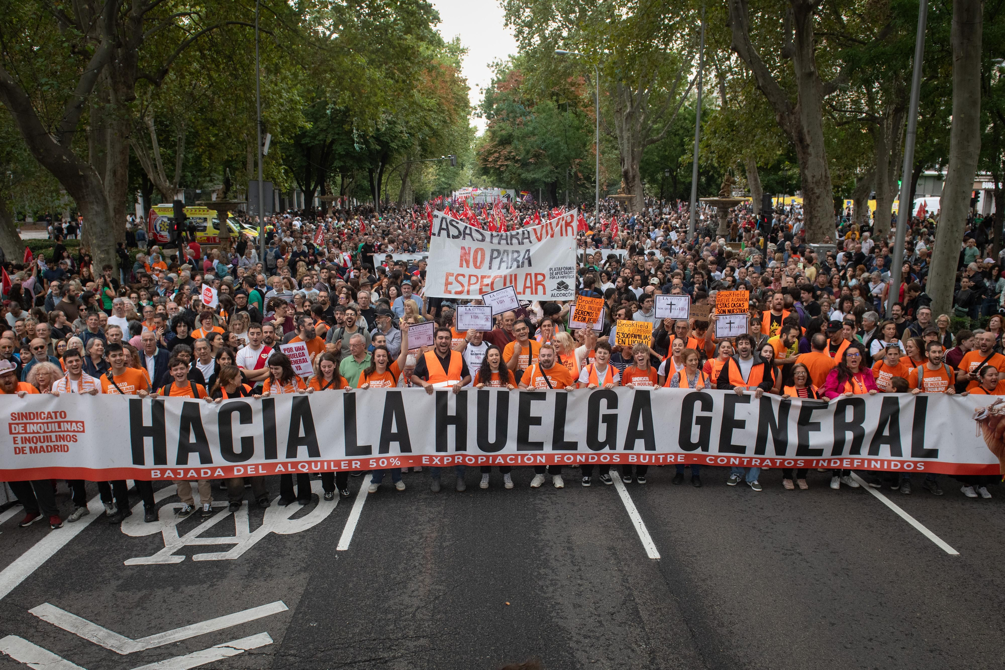 El Sindicato de Inquilinas cifra el número de manifestantes que se han movilizado hoy en Madrid por la vivienda en 500.000 personas, mientras qeu Delegación del Gobierno cuenta 70.000 personas