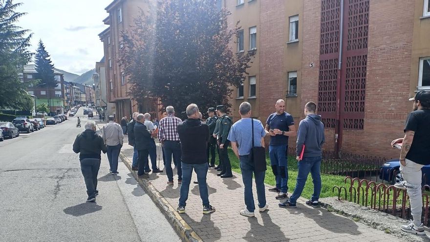 Ganaderos de Mieres a los que Castilla y León niega permiso para pastar en Pinos: "Si no lo usamos, que no lo use nadie"