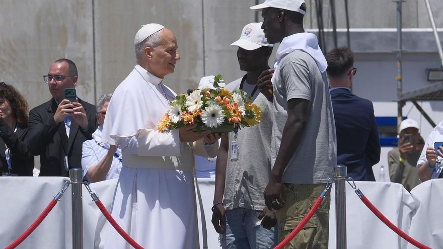“Me tocó pasar frío y miedo en la calle”: el Papa es testigo del dolor de los migrantes en Arguineguín