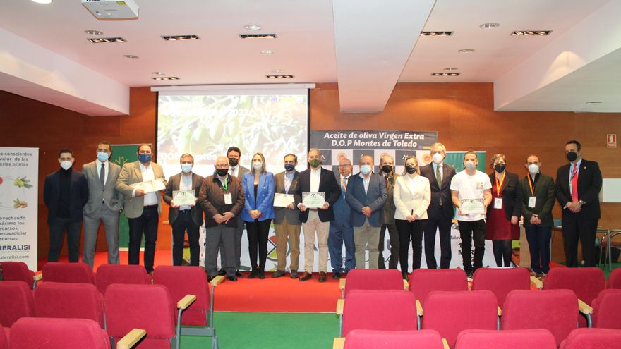 Foto de familia de todos los premiados