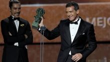 Antonio Banderas, junto a Óscar Jaenada.