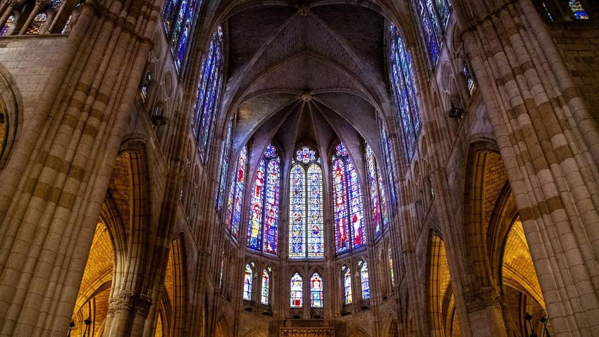 España tiene la catedral gótica con el mayor conjunto vitral del mundo