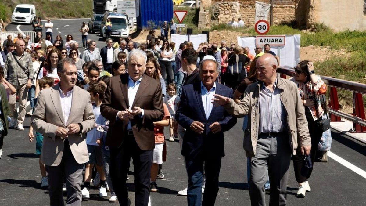 Inaugurado el nuevo puente de Azuara y reabierta la carretera hacia Moyuela casi un año después de la dana de 2025