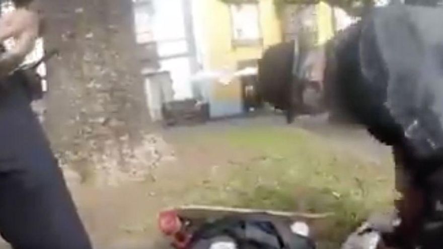 Polémica detención de un músico callejero en La Laguna por no llevar mascarilla