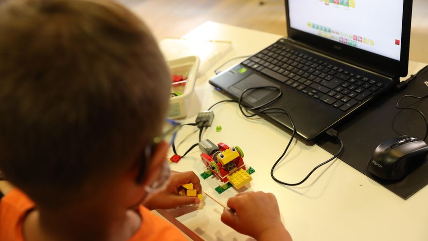 Castilla-La Mancha pone en marcha un Bono Social de Conectividad para familias vulnerables