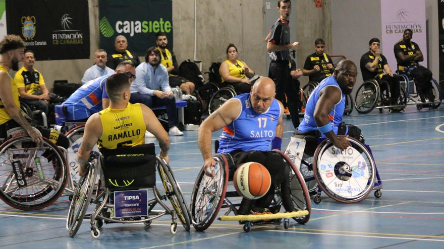 El ADEIN Tenerife gana en San Sebastián y mantiene el pulso por la tercera plaza