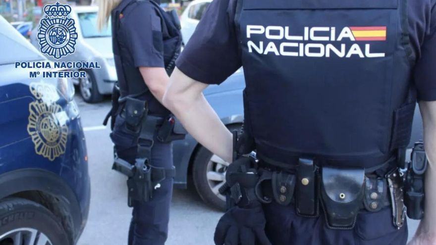 Detenidas diez personas en una operación contra el tráfico de drogas en el barrio de Arenales