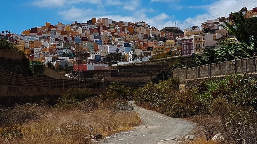 Llegando al Pambaso. Al fondo puede verse el Risco de San Juan.