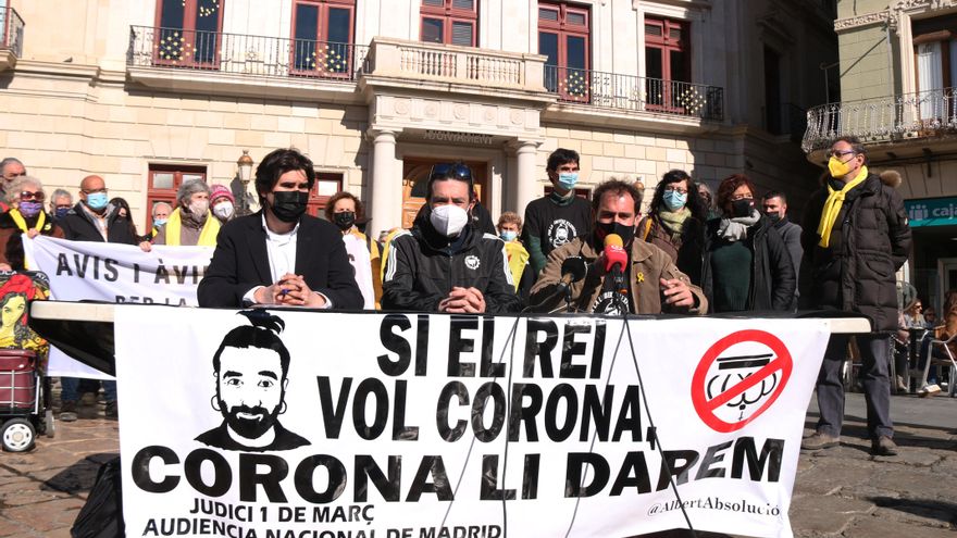 La Justicia rechaza que pedir cortarle el cuello al rey sea libertad de expresión y condena a un tuitero