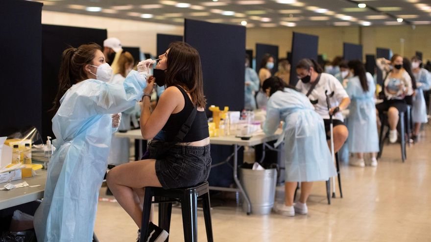 Hablan los jóvenes contagiados: "Igual podríamos haber sido más responsables, pero los garitos también"