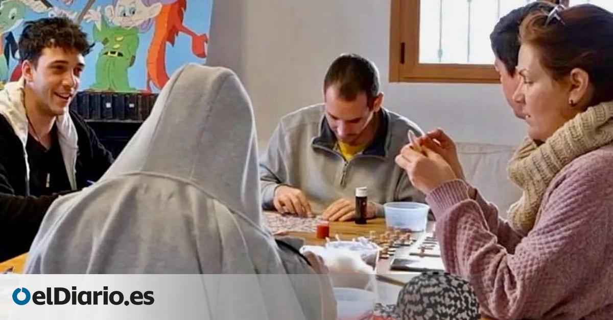 La amenaza de cierre en un centro social en Carabanchel pone en riesgo la atención de 18 personas con autismo