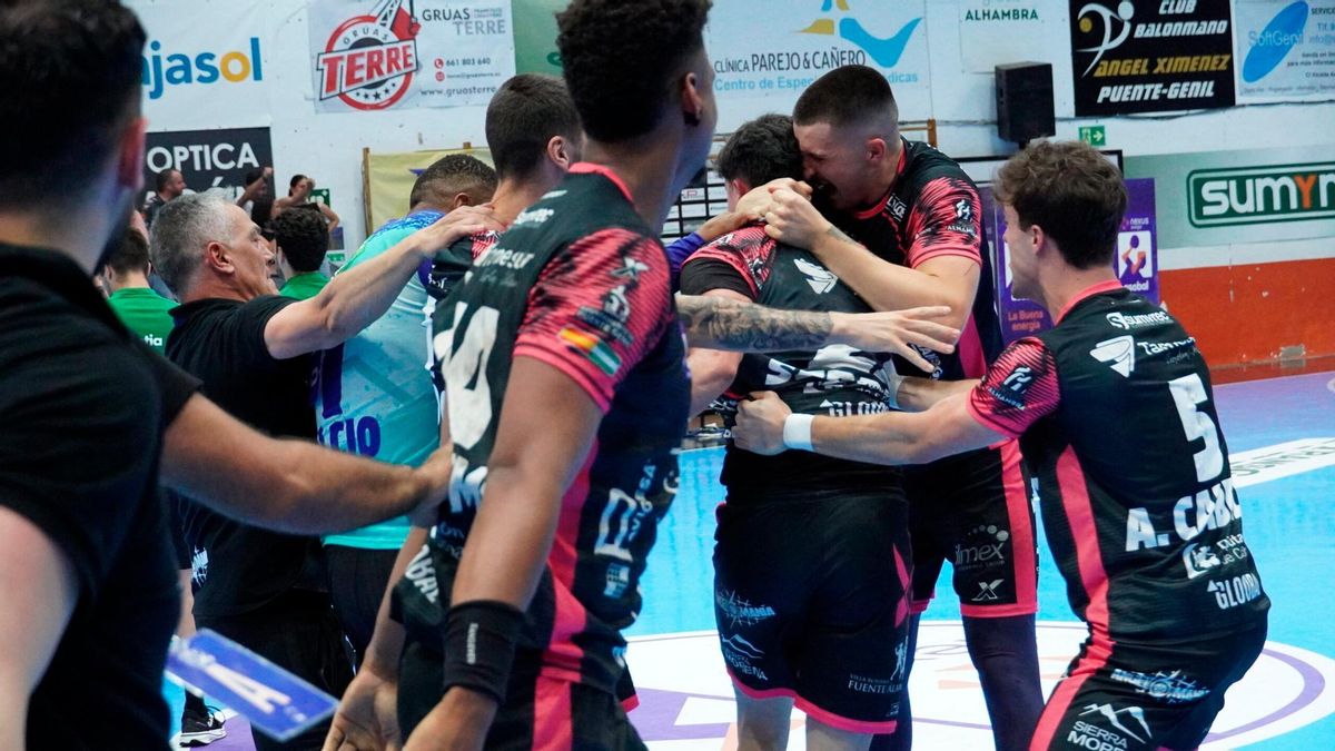 Celebración del Ángel Ximénez tras su último triunfo