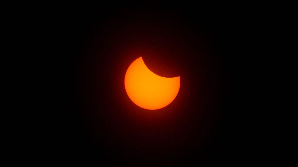 Una conferencia prepara el martes a los leoneses para el eclipse solar del año 2026