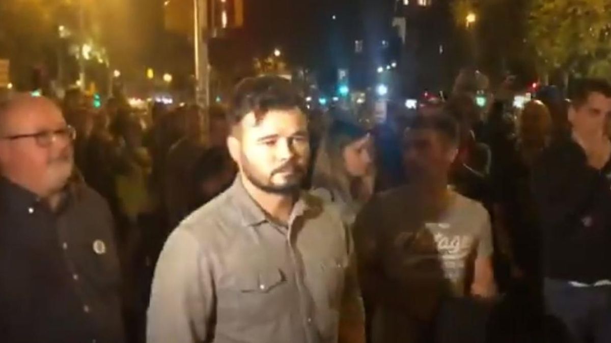 Gritos, insultos y abucheos a Rufián en la manifestación en Barcelona