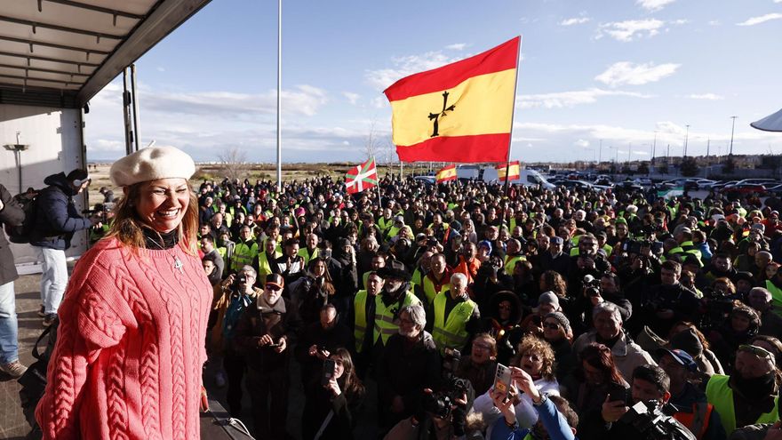 Los agricultores y transportistas reunidos en Madrid acuerdan mantener el paro indefinido