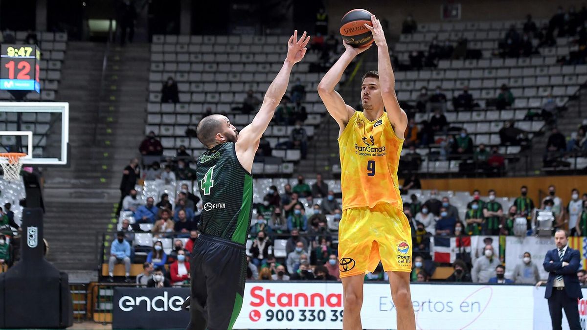 Acción del partido en Badalona