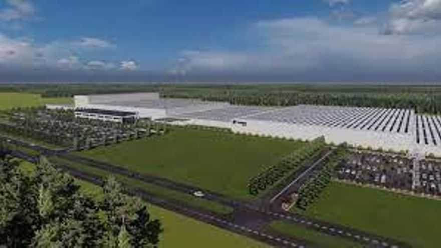 La gigafactoría de Navalmoral de la Mata, una inversión milmillonaria en busca de mano de obra